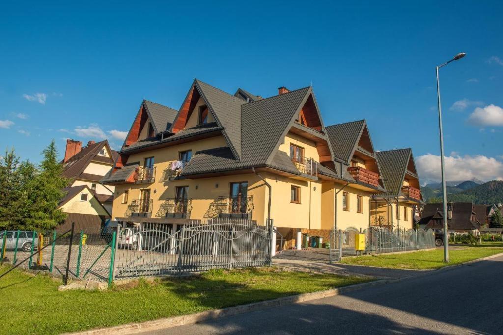 Apartamenty I Pokoje Goscinne Nowita Zakopane Bagian luar foto