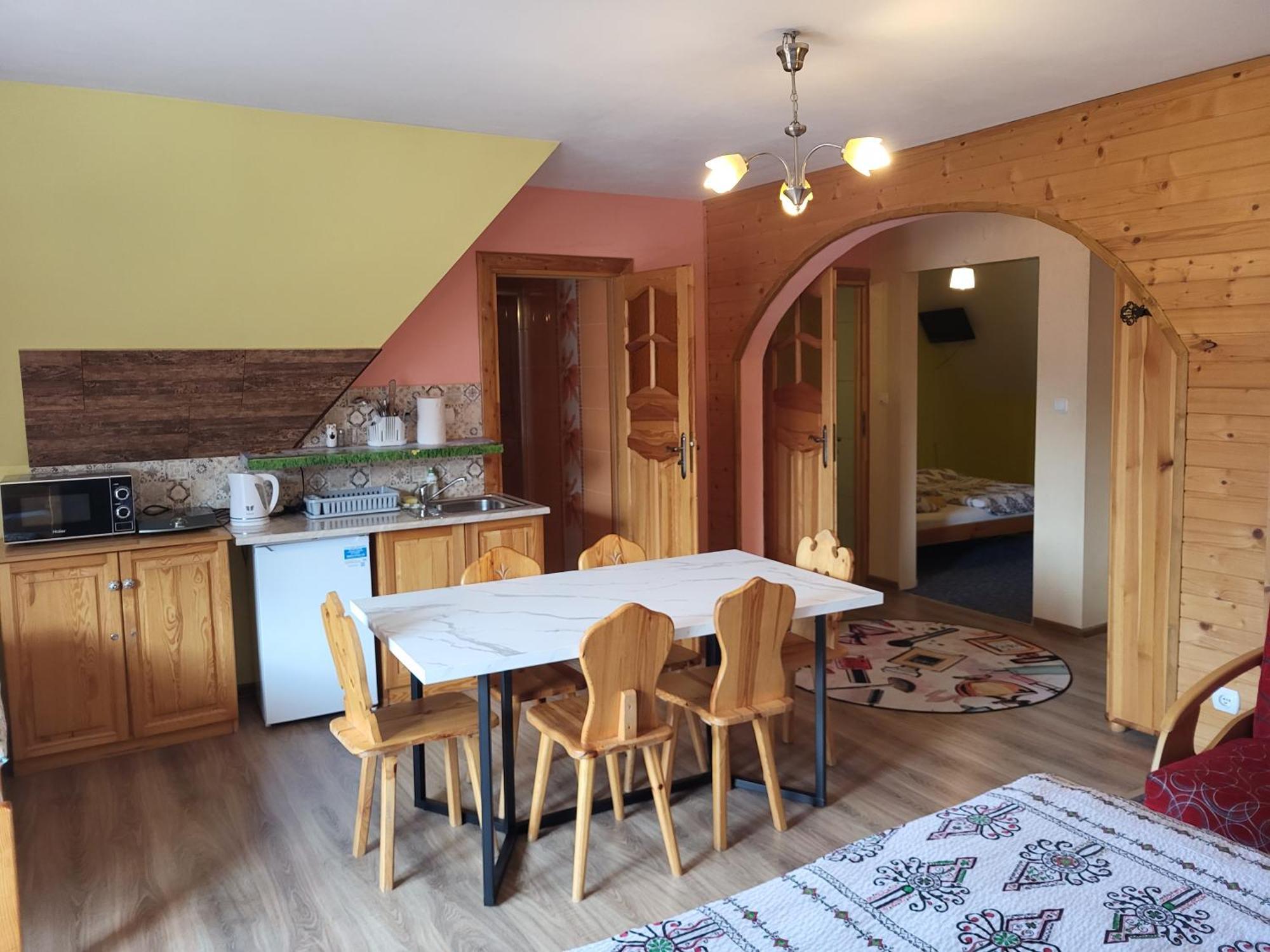 Apartamenty I Pokoje Goscinne Nowita Zakopane Ruang foto