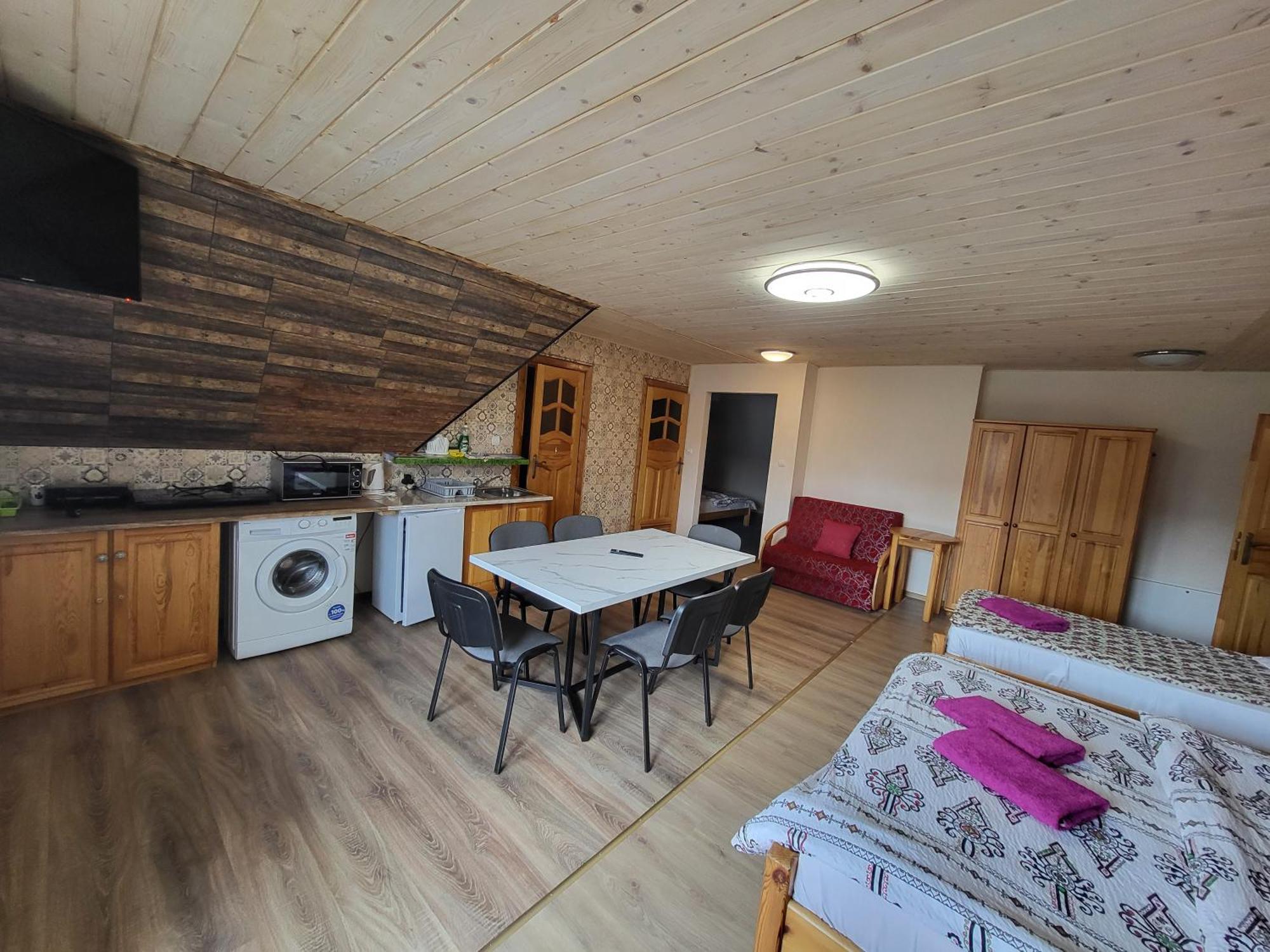Apartamenty I Pokoje Goscinne Nowita Zakopane Ruang foto